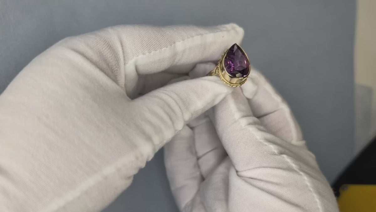 14K Yellow Gold Pear Amethyst Statement Ring Size 9 5.4g